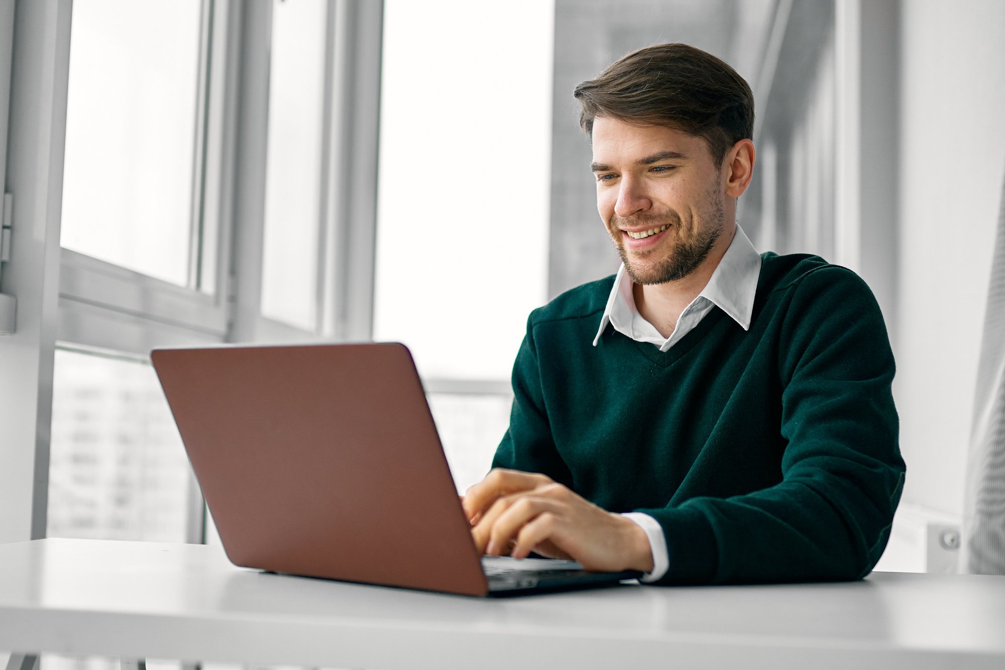 business-man-laptop-work-desk-technology-2025-03-10-20-42-34-utc business-man-laptop-work-desk-technology-2025-03-10-20-42-34-utc